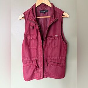 Max Jeans Sleeveless Utility Vest in Wine